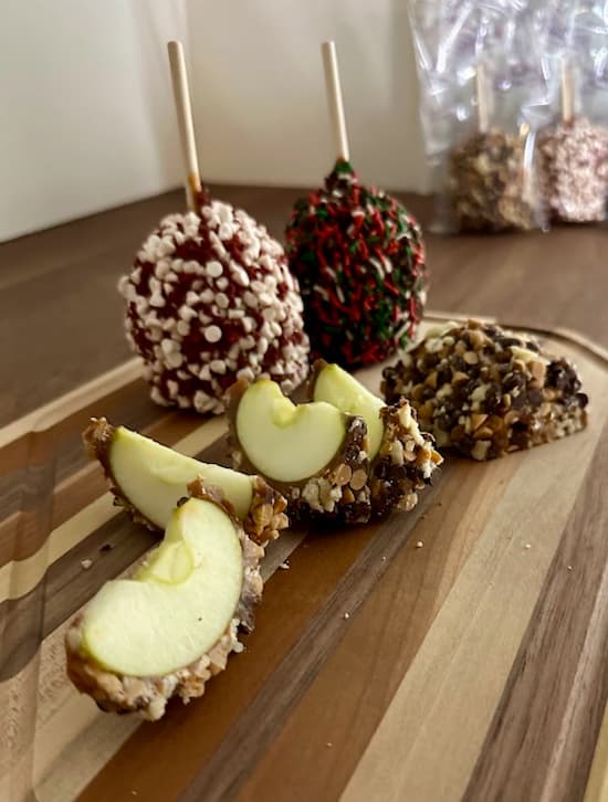 Mrs. Prindables 9-Piece Holiday Caramel Apples cut